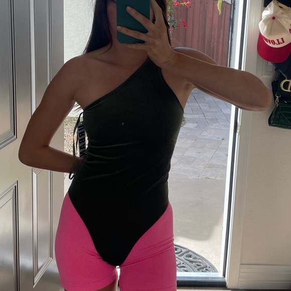 Urban outfitters velvet bodysuit - Picture 2 of 2